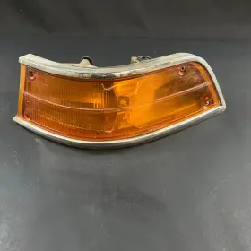 116-00452R AMERICAN MOTORS Pacer Right Corner Light Turn Park