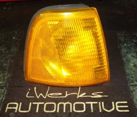 1-305-230-915 AUDI Front Right Corner Blinker Signal Light