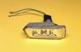 4E0-949-127 AUDI Front Fender Repeater Turn Signal Light Lamp