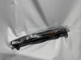 4L0-953-042 AUDI Front Passenger Right Turn Signal Light Q7