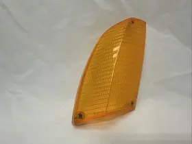 1381384 BMW Passenger Right Turn Signal Lens E24 M6