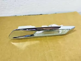 7154168 BMW Front Right Rh Turn Signal Lamp