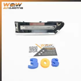7203372 BMW Front Right Fender Turn Signal Light 750I