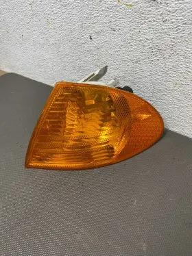 CLX-M0-BM023-B000R BMW Signal Light Left Amber Lens 323I E46 #2