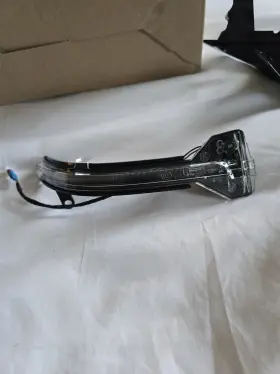 W0133-3585844 BMW Door Mirror Turn Signal Light