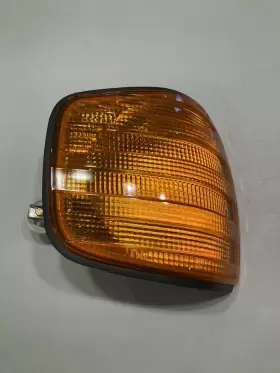 1305233062 BOSCH Benz Right Turn Signal Mercedes