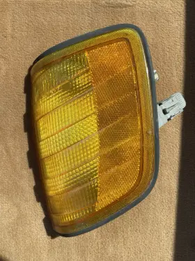 1305233928 BOSCH Turn Signal Indicator Blinker Left W124