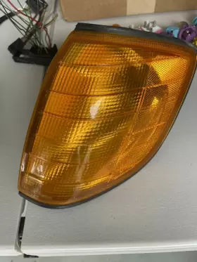 140-826-03-43 BOSCH Lh Front Turn Signal Blinker Light W140