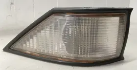 116-00910 BUICK Front Right Turn Signal Lamp Regal Park