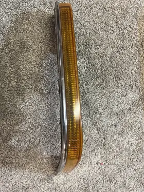 16513719 BUICK Left Marker Turn Signal Light Lamp Roadmaster