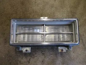 5960010 BUICK Riviera Front Turn Signal Parking Light Gs