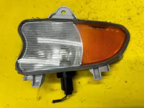 BOX-D42-D1161-3N140 BUICK Driver Left Front Bumper Turn Light