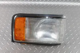 5976660 CADILLAC Front Passenger Right Rh Corner Parking Lamp