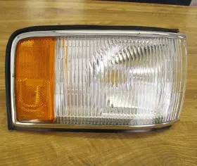 BIN-3C6 CADILLAC Rh Cornering Marker Lamp Gm Deville