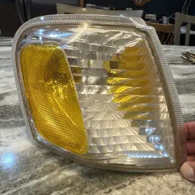 IL54-13B220-A CARLIGHTS360 Sport Trac Turn Signal Light Rh IL54-13B220-A CARLIGHTS360 Sport Trac Turn Signal Light Rh
