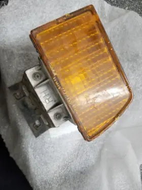 116-00103R CHEVROLET Passenger Corner Light Lamp Turn Signal