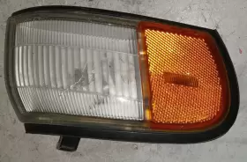 116-58342 CHEVROLET Front Right Corner Turn Signal Light Geo