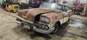 116.GM1S58 CHEVROLET Biscayne Left Front Light Park