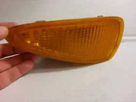 16518020 CHEVROLET Right Bumper Marker Turn Signal Cavalier