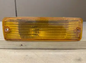 4321582 CHRYSLER Lebaron Turn Signal Light Parking Lamp Rh 4321582 CHRYSLER Lebaron Turn Signal Light Parking Lamp Rh