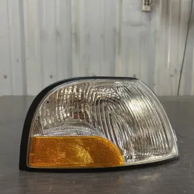 315-1535R-US DEPO Passenger Right Parking Signal Lamp Nissan