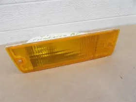04328690 DODGE Sundance Lamp Turn Signal Rh Passenger Bumper 04328690 DODGE Sundance Lamp Turn Signal Rh Passenger Bumper