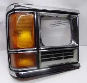 4249582 DODGE Van Right Passenger Headlight Bezel Marker Turn