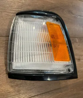 1630698 DORMAN Turn Signal Toyota