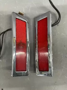 12004751 FORD Fleetwood Turn Signal Marker Light Lamp Lens