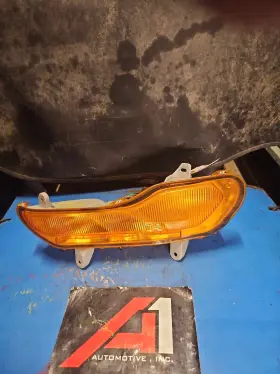 116-03381 FORD Left Parking Lamp Turning Signal Amber Lens Lh
