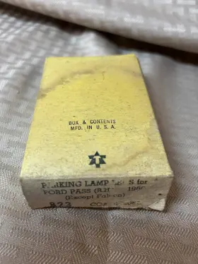 COAF-13208C FORD Right Parking Lamp Lens Falcon
