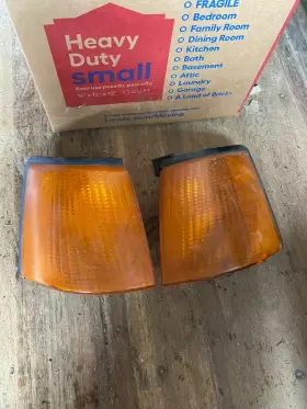 Ford 1985-1990 Escort Front Park Turn Signal Light Assembly