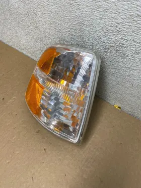 AM-25727910 FORD Right Passenger Parking Turn Signal Corner #2