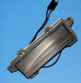 D2LB-15A205-A FORD Iv Fender Marker Turn Signal Light Rh