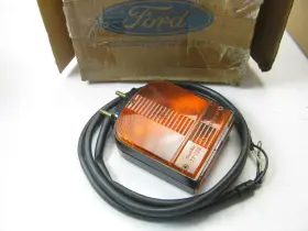 D3HZ-13368-C FORD Front Right Turn Signal Lamp 900