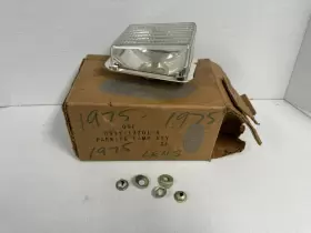 D5YY-13201-A FORD Nos Parking Lamp Lincoln Continental