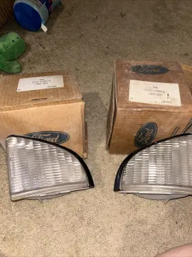 E7ZZ-13200-A FORD Headlight Turn Signal Marker Lights Mustang