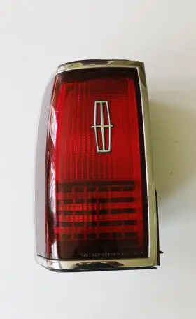 F0VY-13405A FORD Tail Light Lh Rear Lincoln Town-car