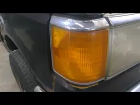 116-00796AR FORD TRUCK Passenger Corner Light Lamp Turn Park