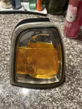 116-03203BR FORD TRUCK Passenger Corner Light Lamp Turn Park