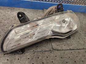 116-03380AR FORD TRUCK Passenger Corner Light Lamp Turn Park