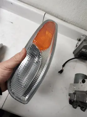 16523529 GENERAL MOTORS Front Marker Light Turn Signal Left