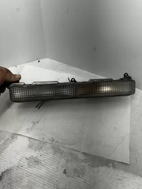 166-246A GENERAL MOTORS Turn Signal Parking Light Lamp Right