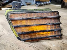 5934756 GENERAL MOTORS Right Front Parking Light Turn Signal