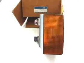 914814 GENERAL MOTORS Parking Turn Signal Lamp Light Amber Rh
