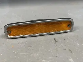 33995 GENERAL MOTORS GM Fender Lamp Turn Signal Light Lens