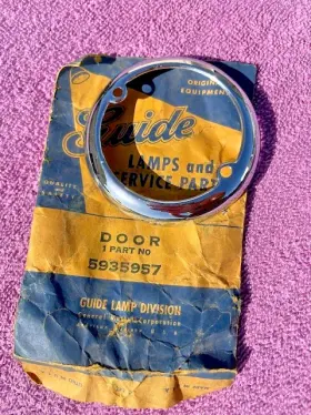 5935957 GENERAL MOTORS GM GUIDE Nos Light Lamp Lens Bezel