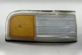 16511920 GM Supreme Front Right Turn Signal Oldsmobile