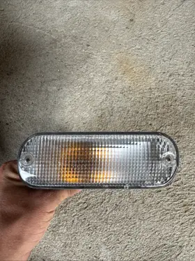 30001722 GM Metro Front Turn Signal Chevrolet 30001722 GM Metro Front Turn Signal Chevrolet