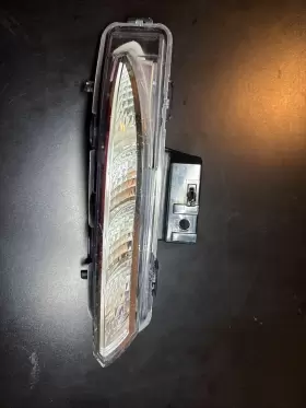 3000442 GM Passenger Parking Turn Signal Lamp Buick Enclave #2